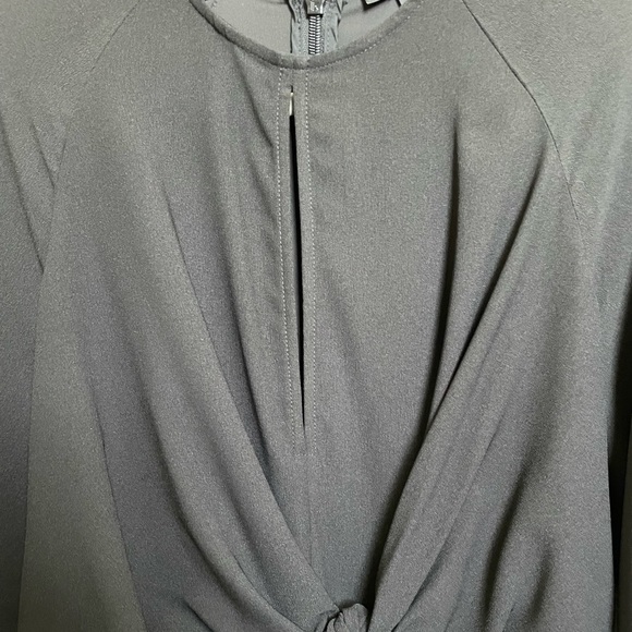 TOPSHOP | Black Keyhole Flutter Sleeve - Picture 4 of 6